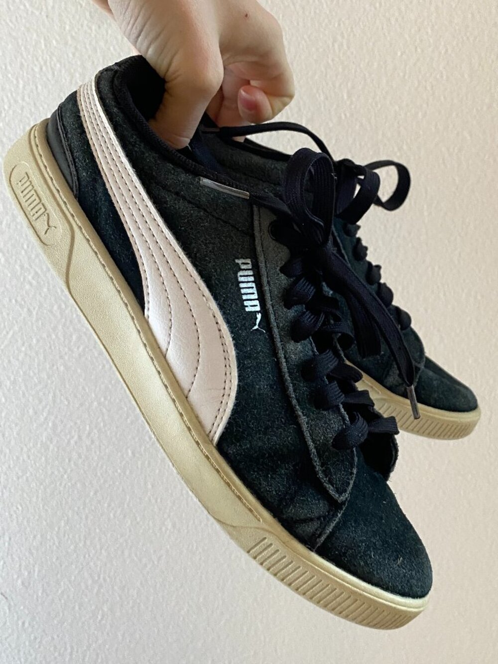 PUMA Smash Black Suede Lace-Up Sneakers – Women’s Size 7.5